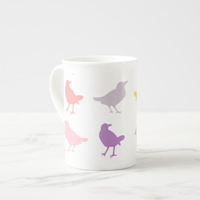 Tasse En Porcelaine Oiseaux pastel rose et violet avec Birdhouse (Devant gauche)