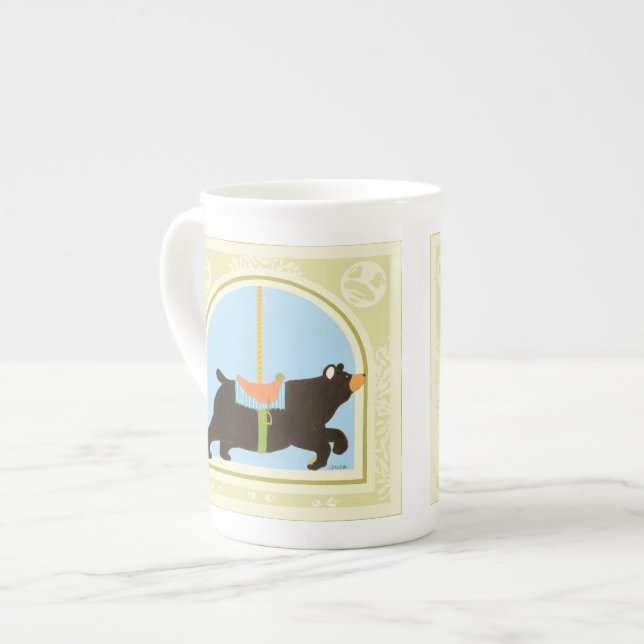 Tasse En Porcelaine Ours de carrousel par Juin Erica Vess (Devant gauche)