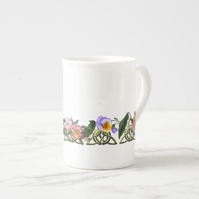 Tasse En Porcelaine Pensées et Celtic Triskels (Devant droit)