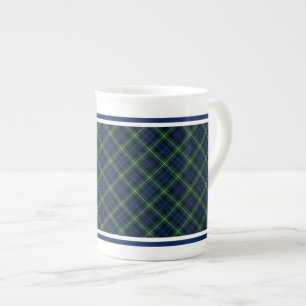 Tasse En Porcelaine Plaid bleu-foncé et vert de tartan de famille de