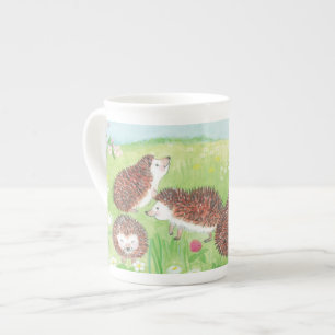 Tasse En Porcelaine Quatre petits hérissons dans la prairie