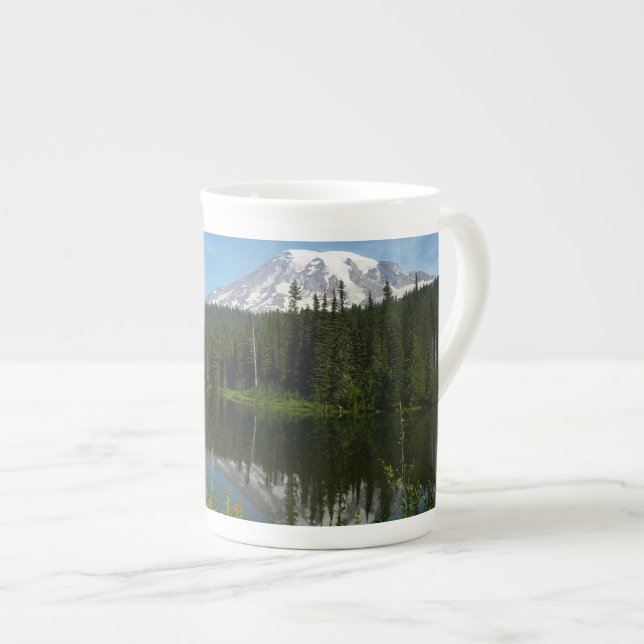 Tasse En Porcelaine Reflet du lac du mont Rainier avec des fleurs sauv (Devant droit)