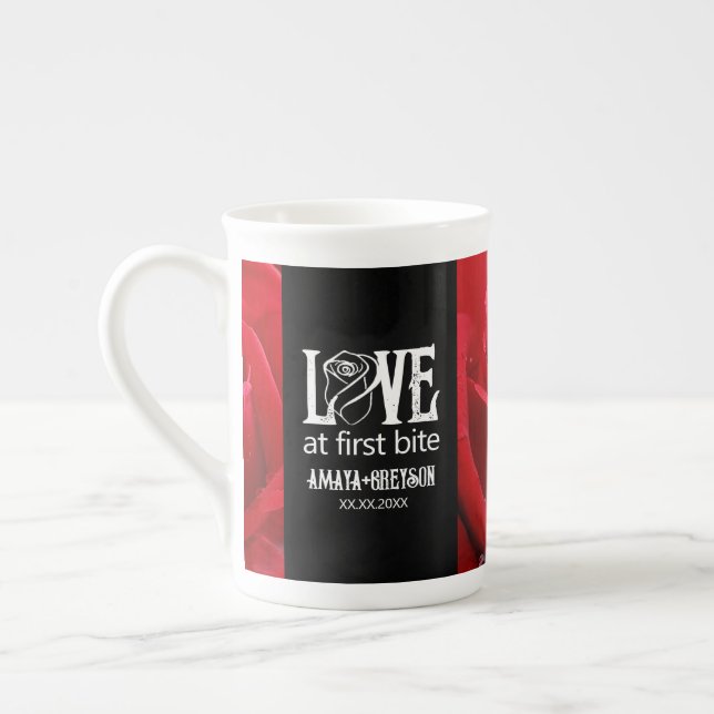 Tasse En Porcelaine Roses rouges gothiques Aimer au premier Mariage de (Gauche)