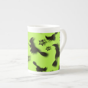 Tasse En Porcelaine Sorcière volante parmi les étoiles à Halloween nui