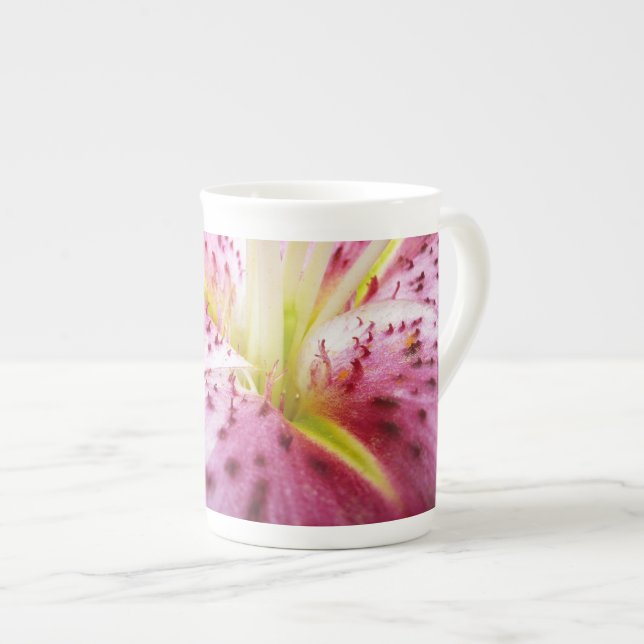 Tasse En Porcelaine Stargazer Lily brillant Magenta Floral (Devant droit)
