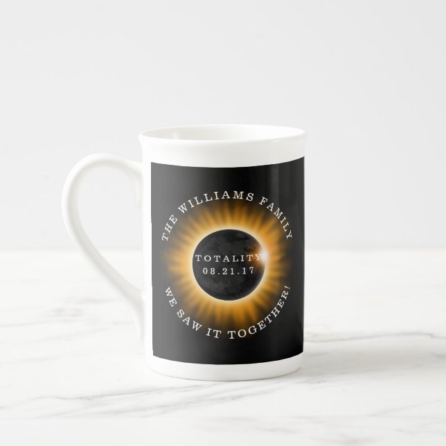 Tasse En Porcelaine Totalité de la famille Éclipse solaire personnalis (Gauche)