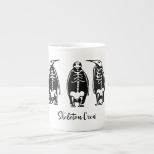 Tasse En Porcelaine Trio de pingouin d'équipage squelettique