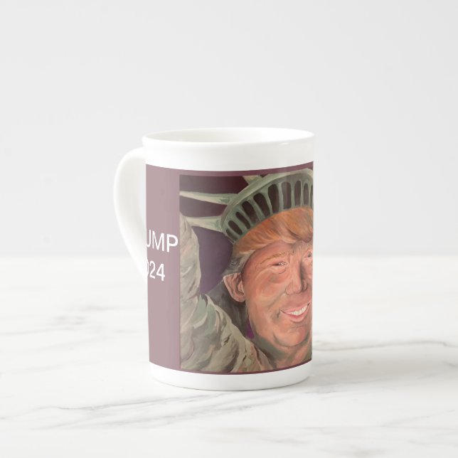 Tasse En Porcelaine Trump 2024 : rétablir la liberté (Devant gauche)