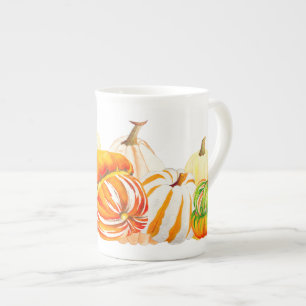 Tasse En Porcelaine Une récolte citrouille sur une boue d'os en Chine