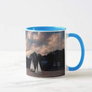 Tasse États-Unis, Massachusetts. Voile au coucher du sol
