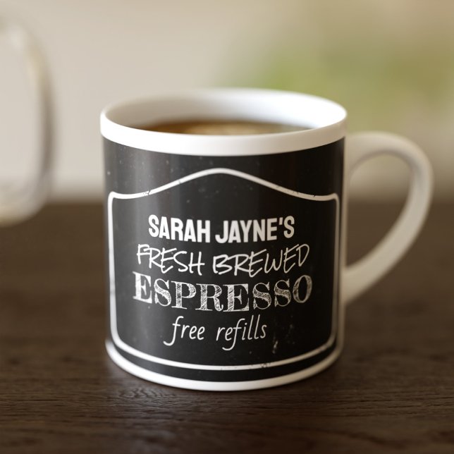 Tasse Expresso Coupe Espresso noir et blanc de Chalkboard (All about that chalkboard cafe aesthetic? Just add your name to this cute espresso cup)