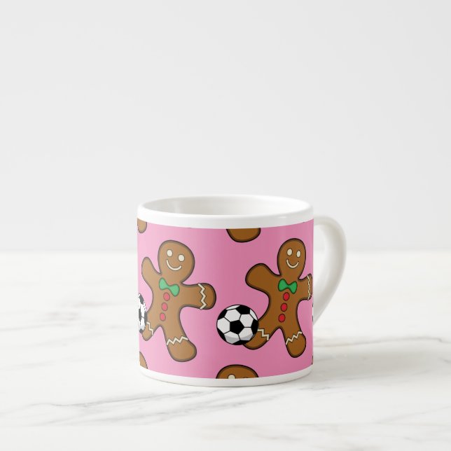Tasse Expresso Homme en pain d'épices jouant au football (Devant droit)