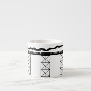 Tasse Expresso Pont de haut niveau avec la locomotive à vapeur d