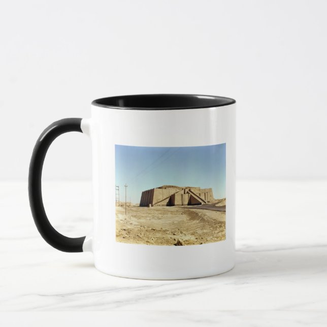Tasse Façade du nord-est du ziggurat, c.2100 AVANT JÉSUS (Gauche)