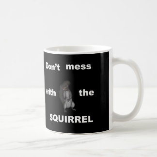 Tasse fâchée d'écureuil