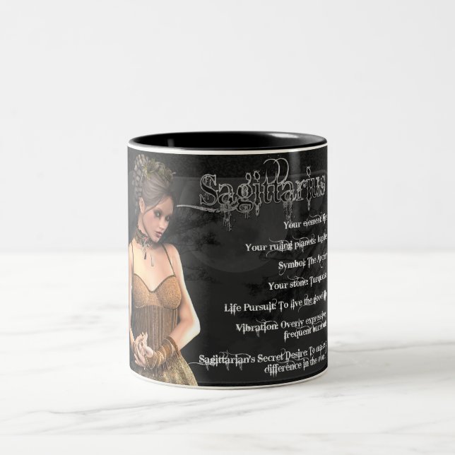 Tasse femelle gothique de zodiaque de Sagittaire (Centre)