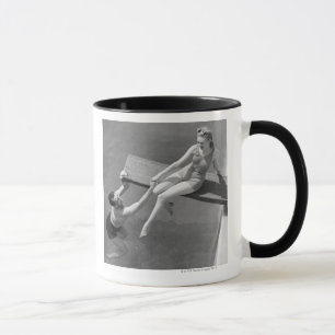 Tasse Femme sur le conseil de plongée