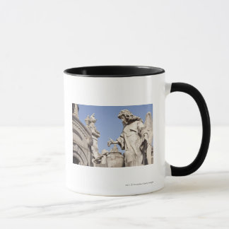 Tasse Fin de statue d'angle dans le cimetière de