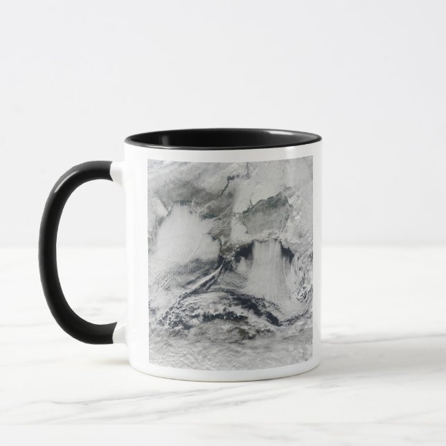 Tasse Formation de nuages au-dessus de la mer Noire (Gauche)