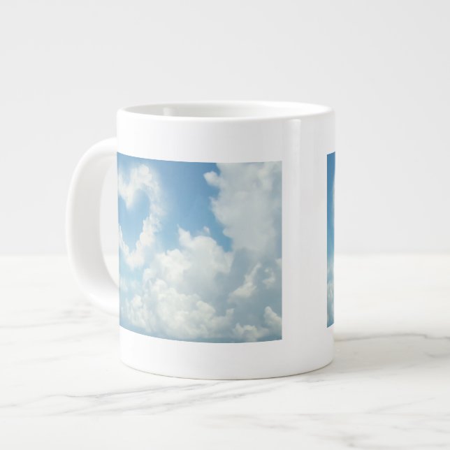 Tasse Géante Coeur dans les nuages, le ciel bleu et le design r (Devant gauche)
