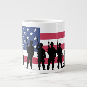 Tasse Géante Drapeau américain avec soldats Silhouette
