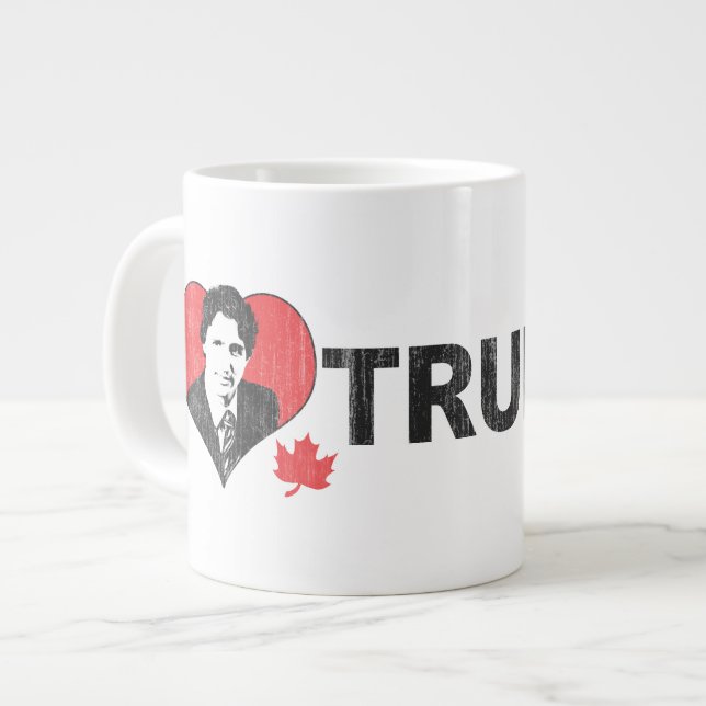 Tasse Géante I coeur Trudeau (Devant gauche)