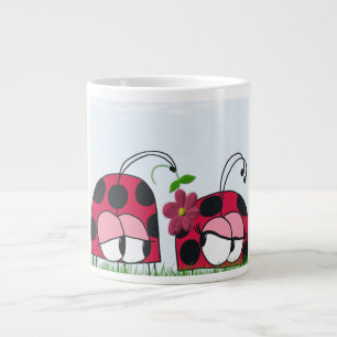 Tasse Géante L'adorable Ladybug Qui Lui Met Son Nouveau Dessin