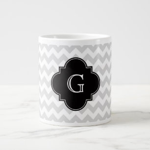 Tasse Géante Monogramme noir blanc gris-clair de Chevron