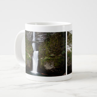 Tasse Géante Multnomah tombe en gorge de Colombie
