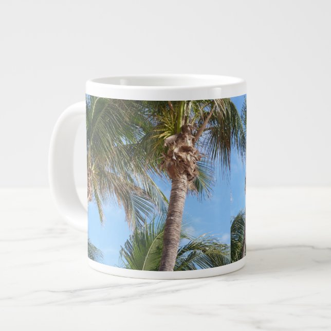 Tasse Géante Palmiers tropicaux contre la boue de ciel bleu (Devant gauche)