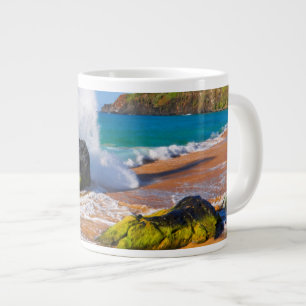 Tasse Géante Vagues se brisant sur la plage, Hawaï