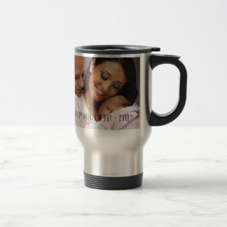 Tasse heureuse moderne de voyage de photo du jour