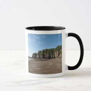 Tasse Hopewell Rocks et le site d'exploration de la maré