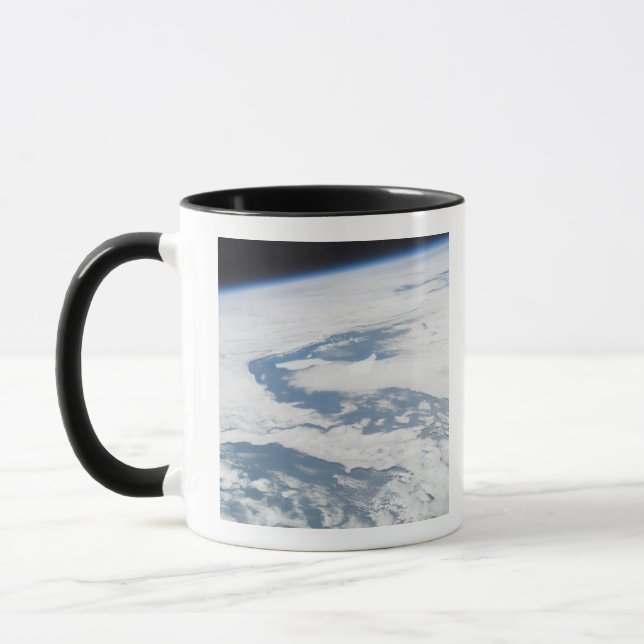 Tasse icebergs de cinq ans près de l'île de Géorgie du S (Gauche)