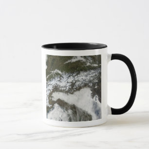 Tasse Image satellite de la chaîne de montagnes des Alpe