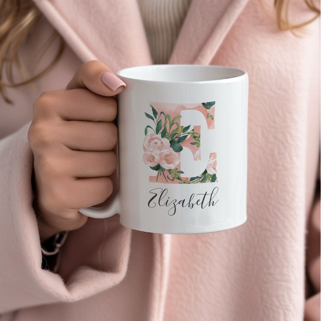 Tasse initiale à l'aquarelle florale - E (Créateur téléchargé)