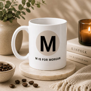 Tasse initiale moderne – Design « M comme [Nom] »