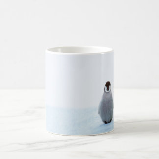 Tasse isolée de pingouin de bébé