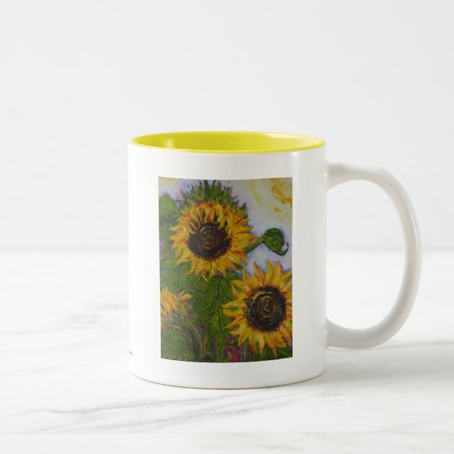 Tasse jaune de tournesols (Droit)