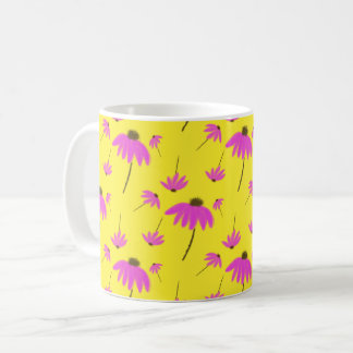 Tasse jaune vif avec fleurs roses