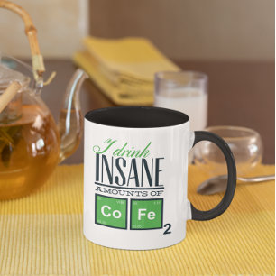Tasse Je bois des quantités insensées de café drôle de c