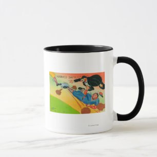 Tasse Joueur de baseball glissant vers la base, Arrivée