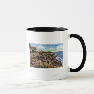 Tasse La vue de l'union bluffe les roches et le surf à