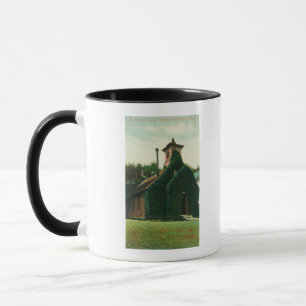 Tasse La vue extérieure du lierre a couvert la chapelle,