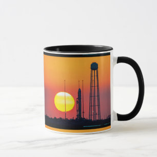 Tasse Lancement de la nASA Antares Rocket Sunrise