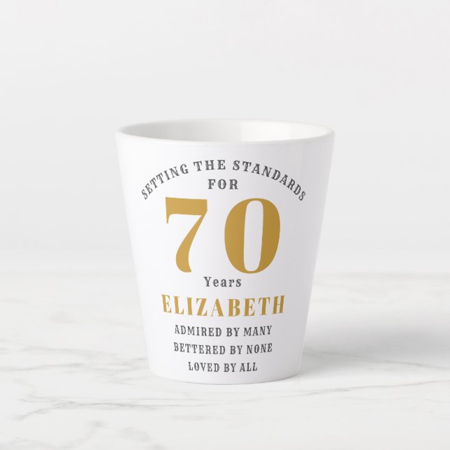 Tasse Latte 70e anniversaire Elegant Chic Modèle Nom et messag (Devant)