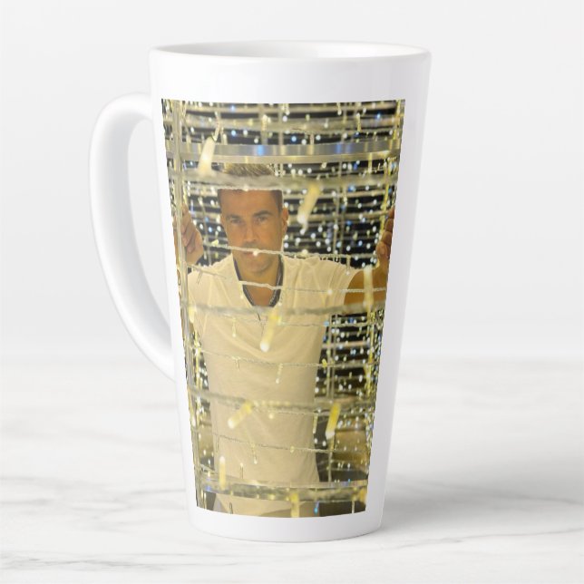 Tasse Latte Amr Diab (Angle gauche)