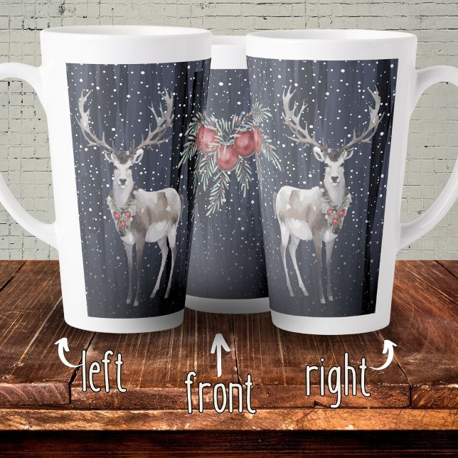 Tasse Latte Bleu foncé Snowy Reinder Baies de Noël (Créateur téléchargé)