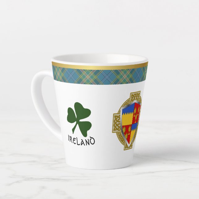 Tasse Latte Bouclier irlandais Butler & Tartan Personnalisé (Angle gauche)
