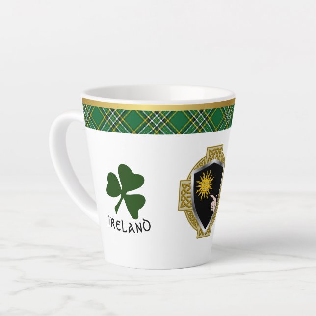 Tasse Latte Brady Irish Shield & Tartan Personnalisé (Angle gauche)
